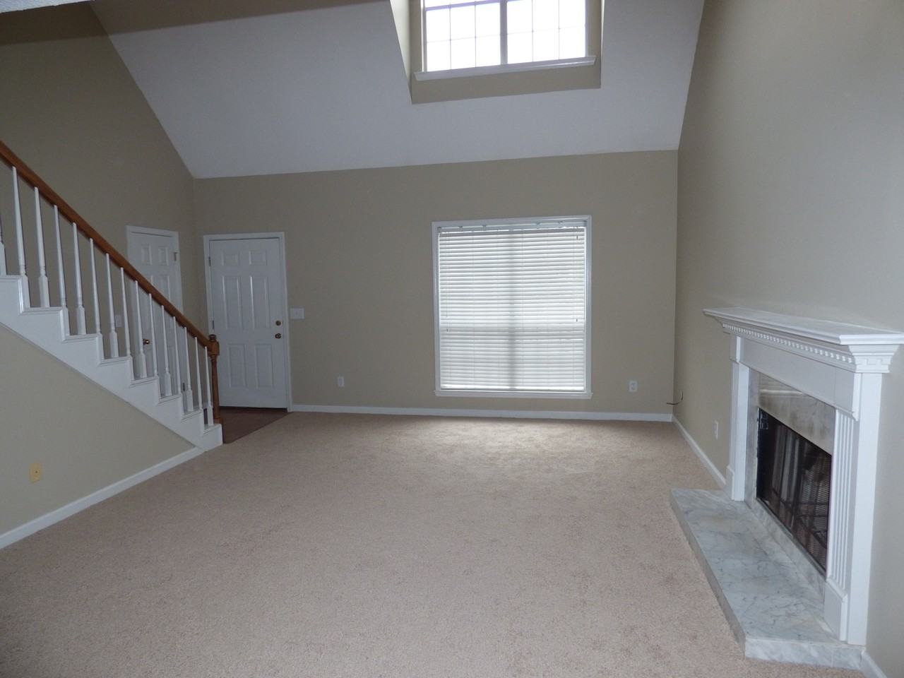 205 Brookhollow Dr - Photo 3 of 9