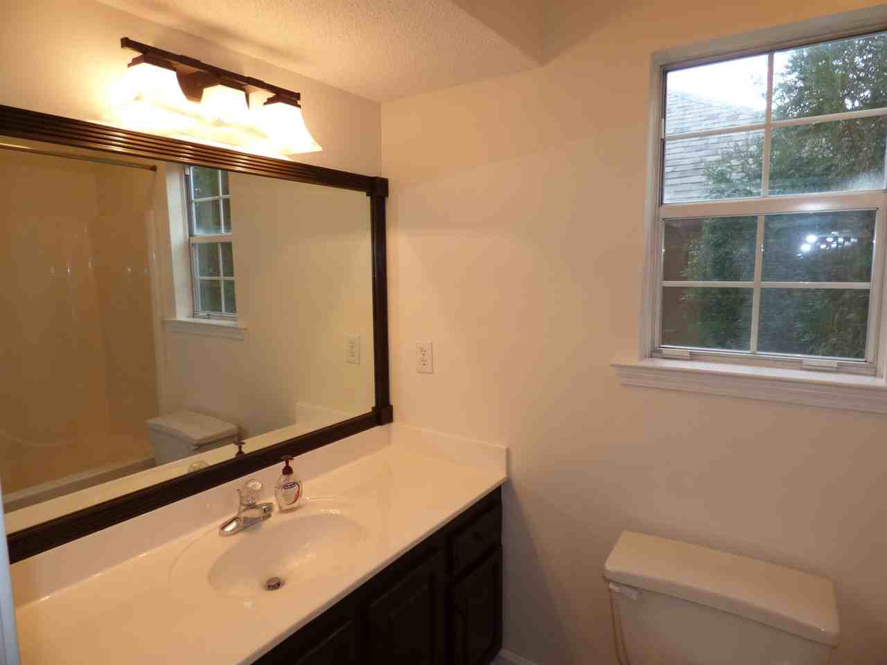 205 Brookhollow Dr - Photo 7 of 9