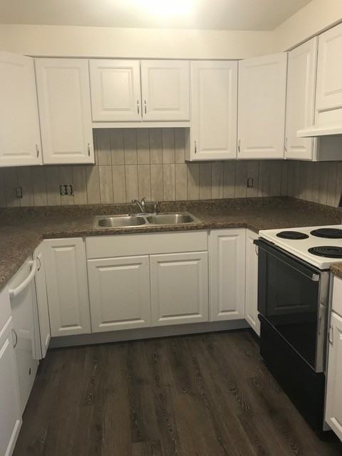 1732 Cambridge Dr - Photo 4 of 12
