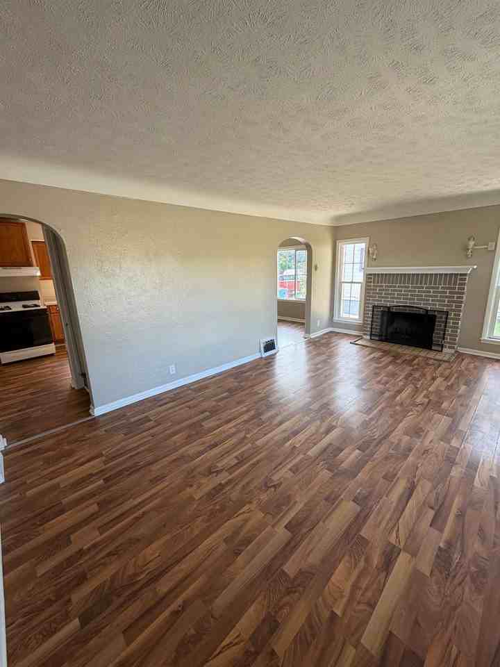 137 Highland Ave - Photo 2 of 13