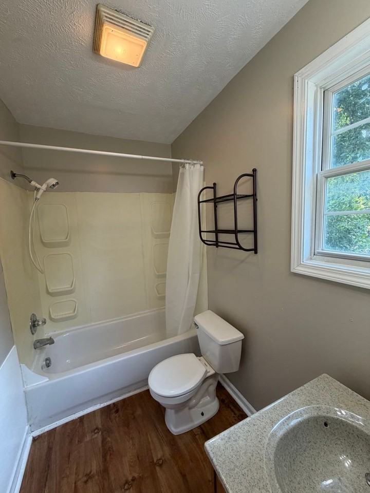 137 Highland Ave - Photo 6 of 13