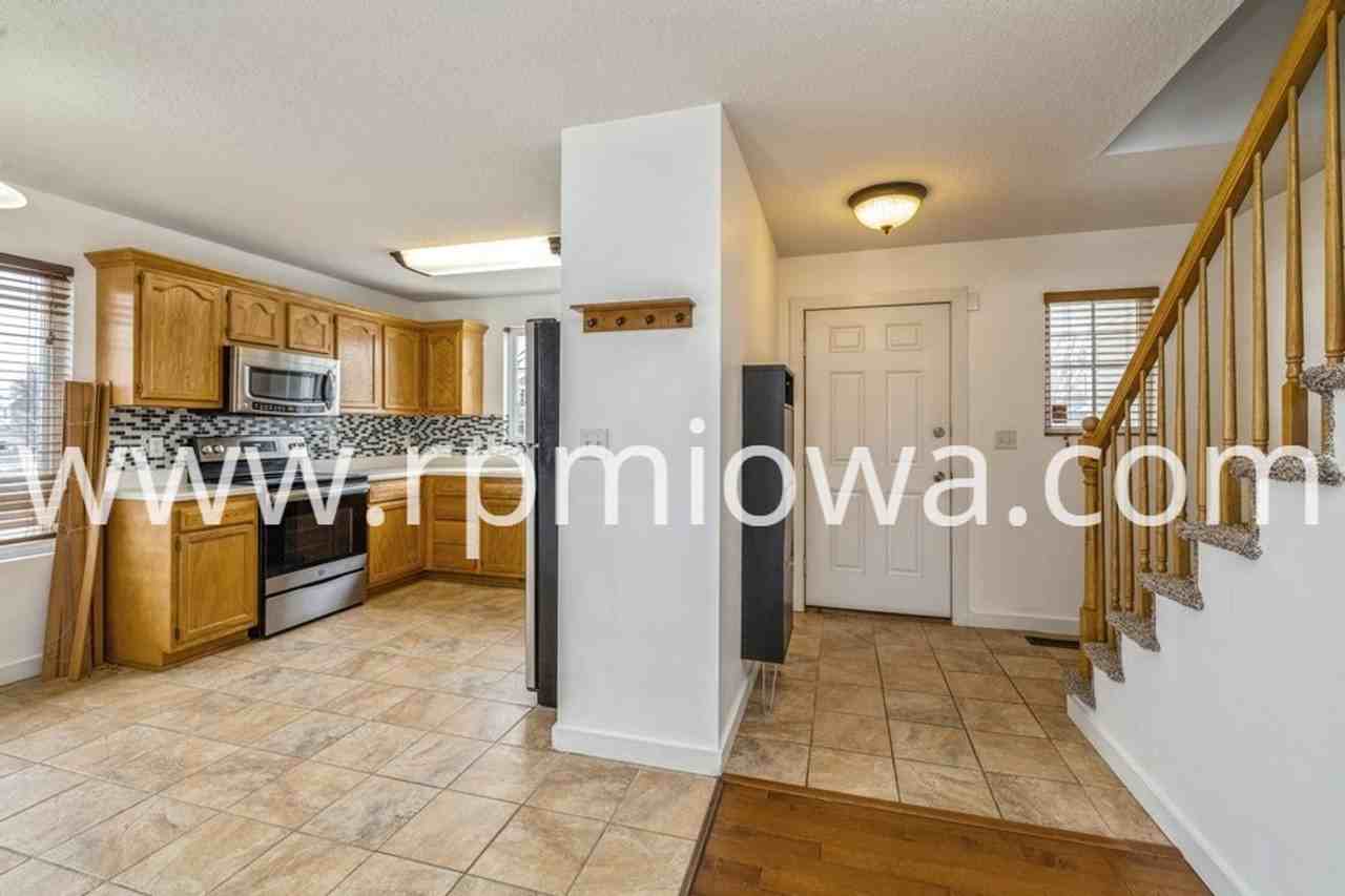 9315 Kingman Dr - Photo 4 of 16