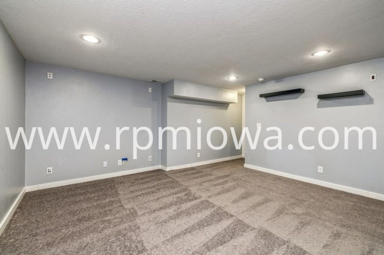 9315 Kingman Dr - Photo 5 of 16