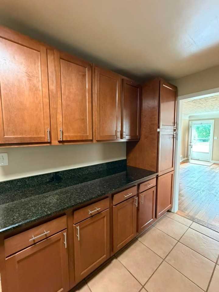 1803 E 298th St - Photo 4 of 26