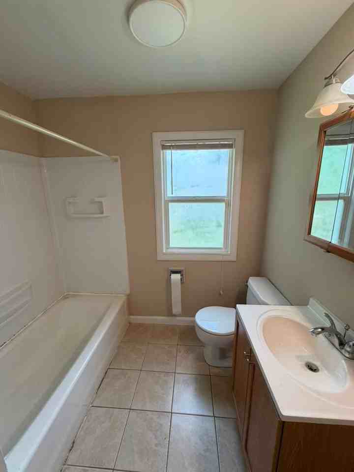 1803 E 298th St - Photo 5 of 26