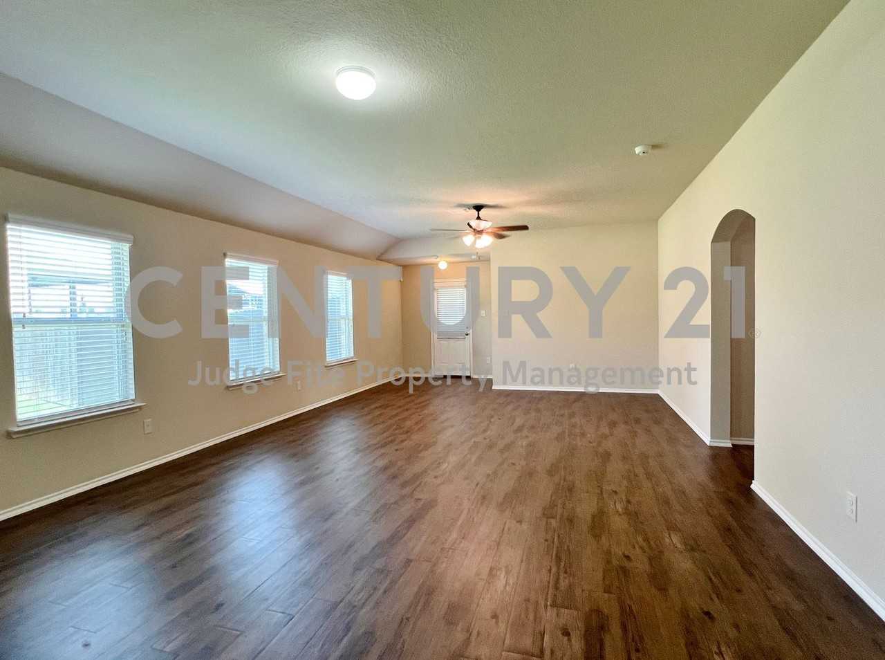 222 Thoroughbred St - Photo 3 of 14