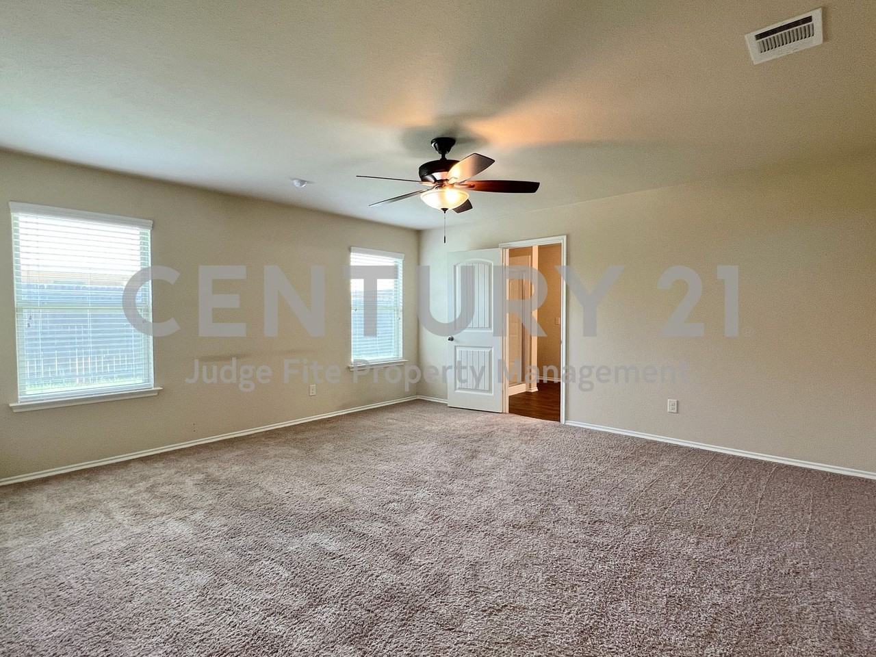 222 Thoroughbred St - Photo 4 of 14