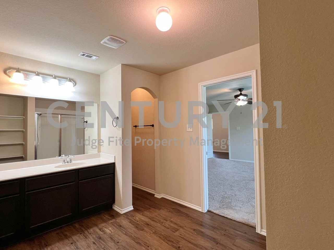 222 Thoroughbred St - Photo 5 of 14