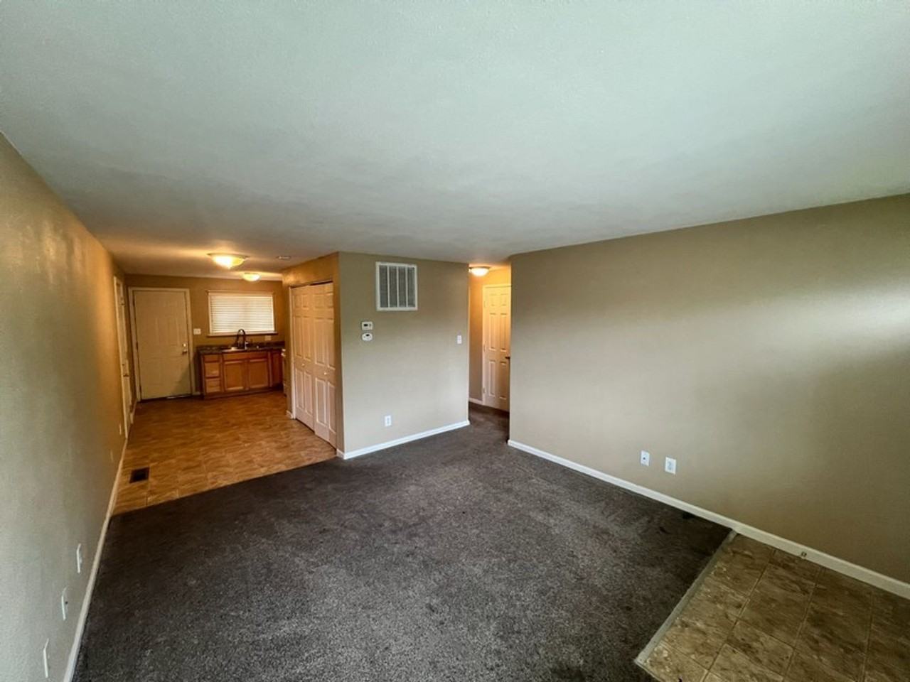 1050 I St - Photo 2 of 7