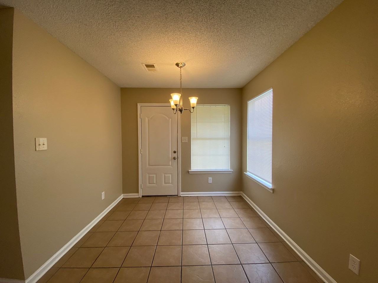 4832 Royal Run Dr - Photo 5 of 17