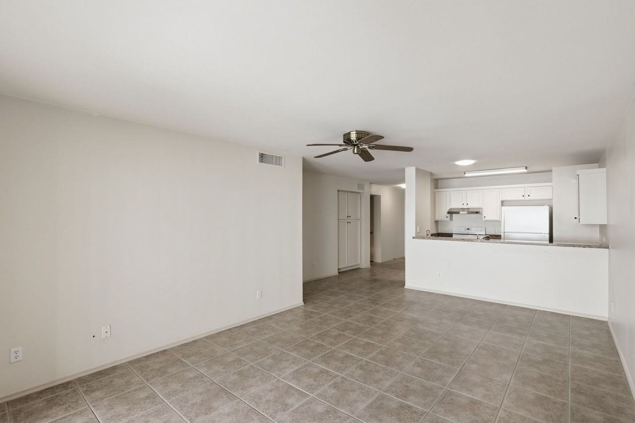 18624 N 93rd Ave - Photo 3 of 25