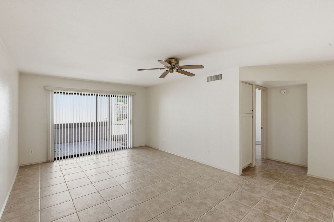 18624 N 93rd Ave - Photo 7 of 25