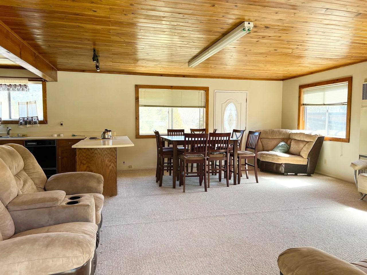16420 Huron Dr - Photo 4 of 35