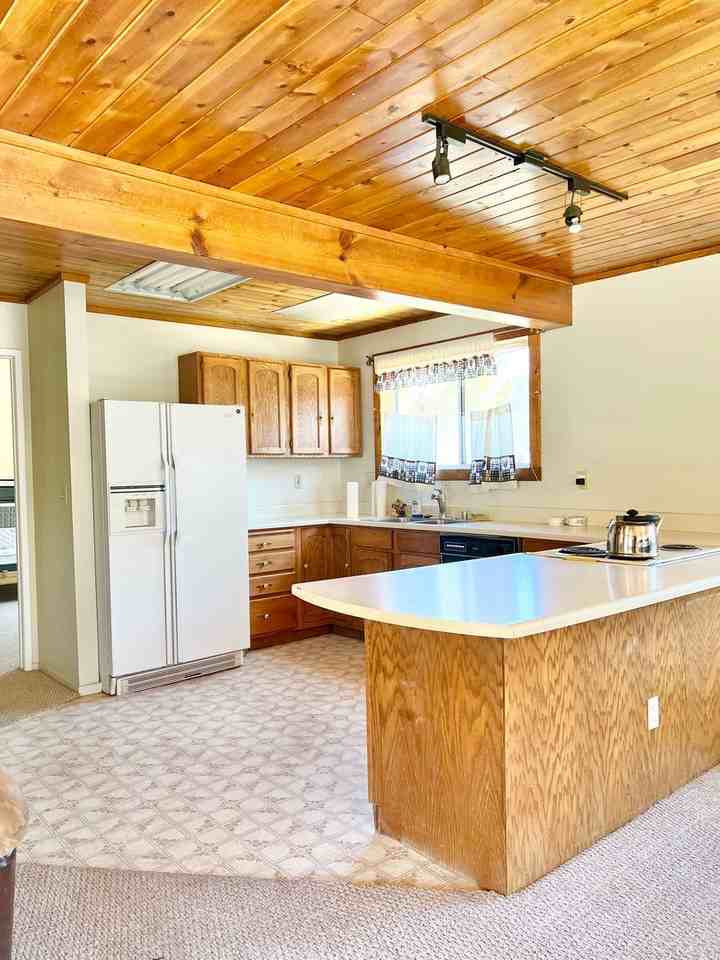 16420 Huron Dr - Photo 5 of 35