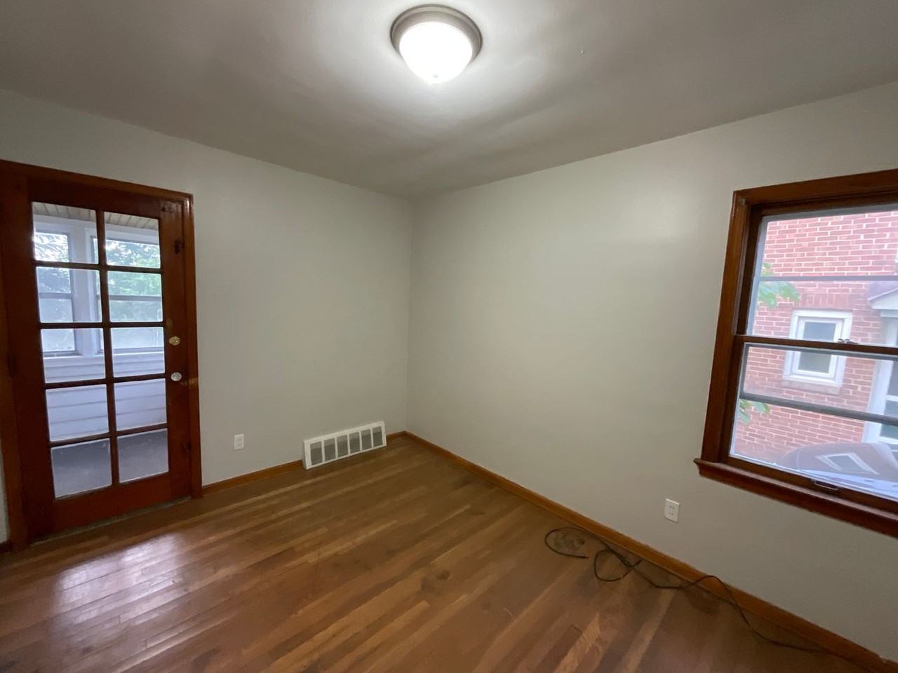 11013 Lincoln Ave - Photo 2 of 29