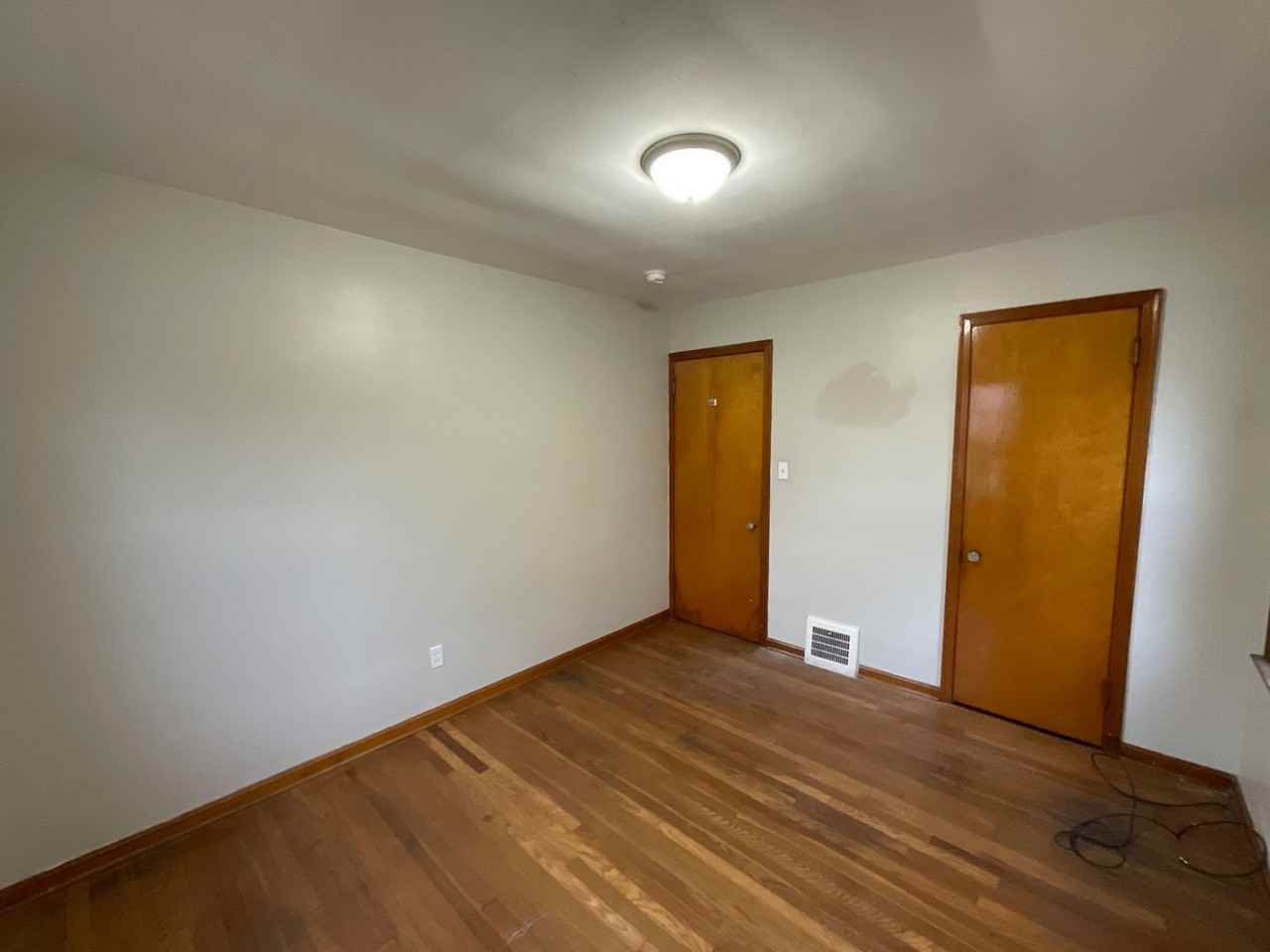 11013 Lincoln Ave - Photo 4 of 29