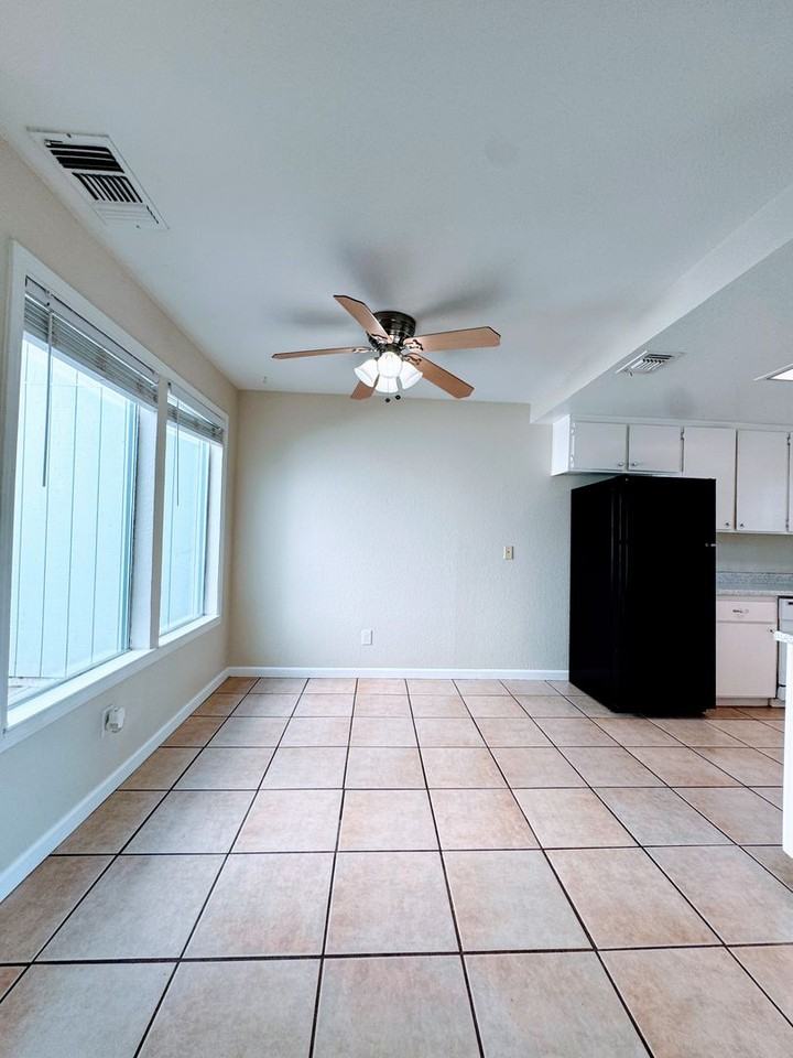 10453 Sierra Crest Dr - Photo 5 of 17