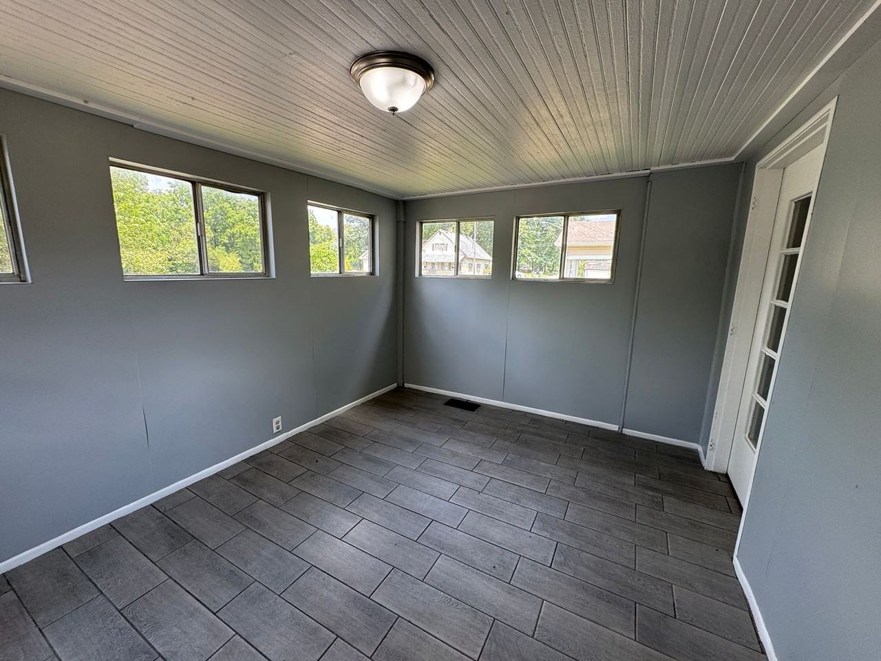 2217 Terrace Ave - Photo 2 of 23
