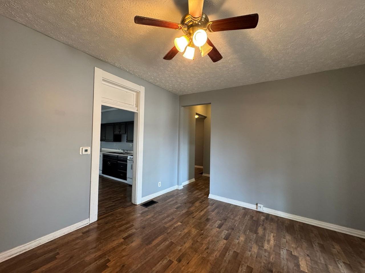 802 Iowa St - Photo 4 of 25