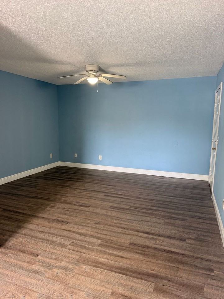 6321 Lenawee St #D1 - Photo 3 of 9