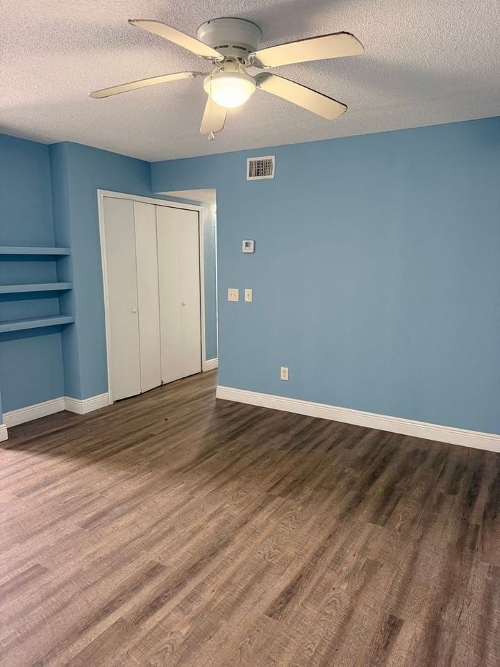 6321 Lenawee St #D1 - Photo 4 of 9