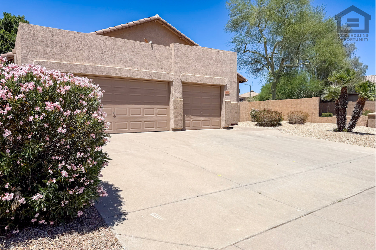 5946 W Sack Dr - Photo 6 of 39