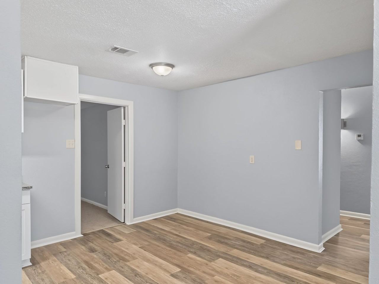 5427 Willow Glen Dr - Photo 6 of 21