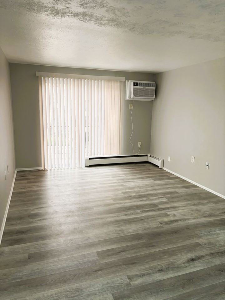 Valley Point Apartments - Photo 2 of 14