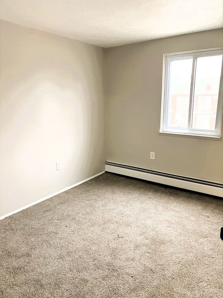 Valley Point Apartments - Photo 3 of 14
