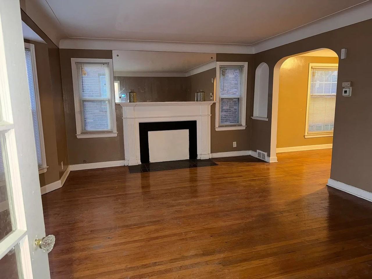 5566 Somerset Ave - Photo 2 of 6