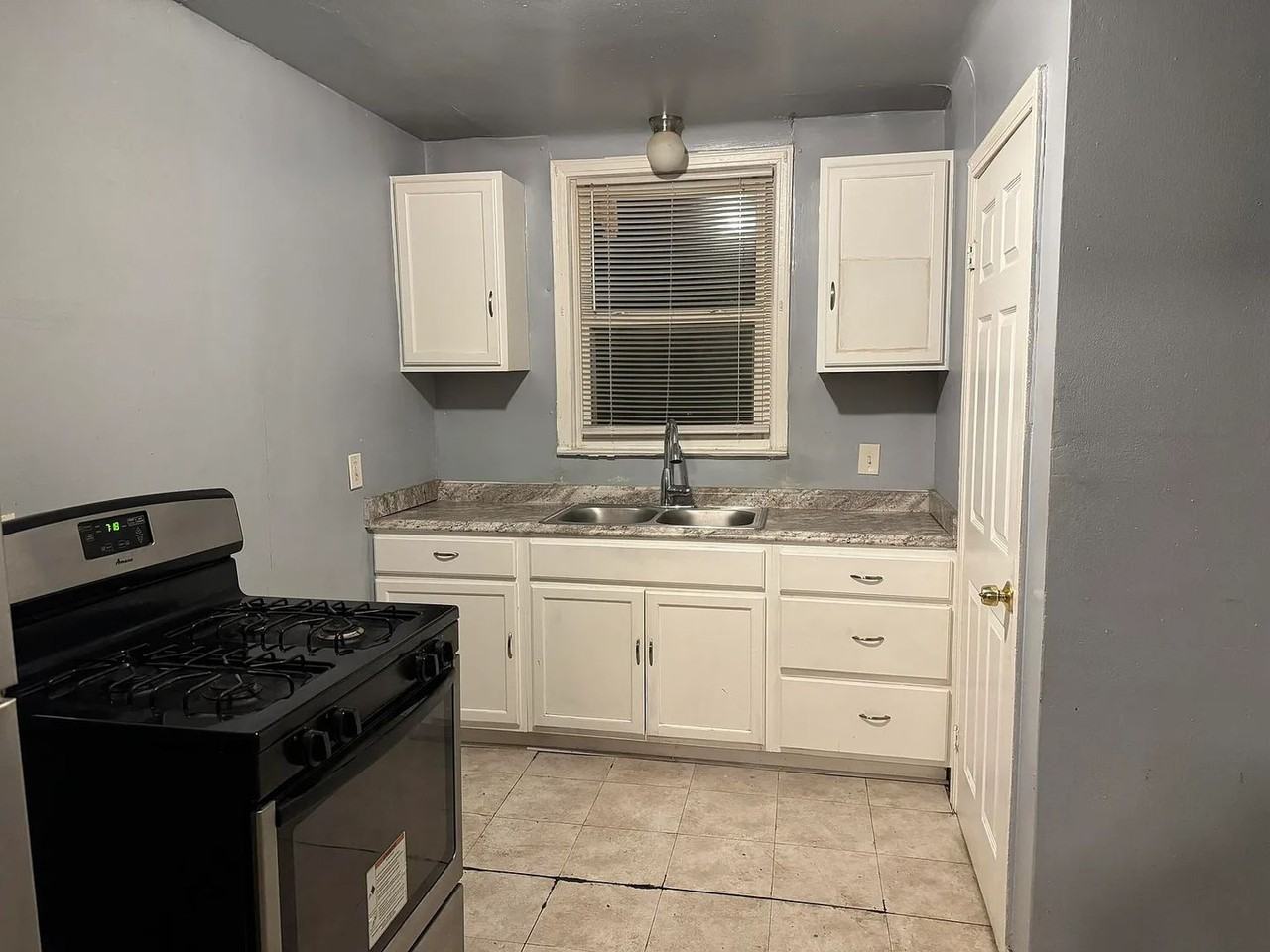 5566 Somerset Ave - Photo 6 of 6