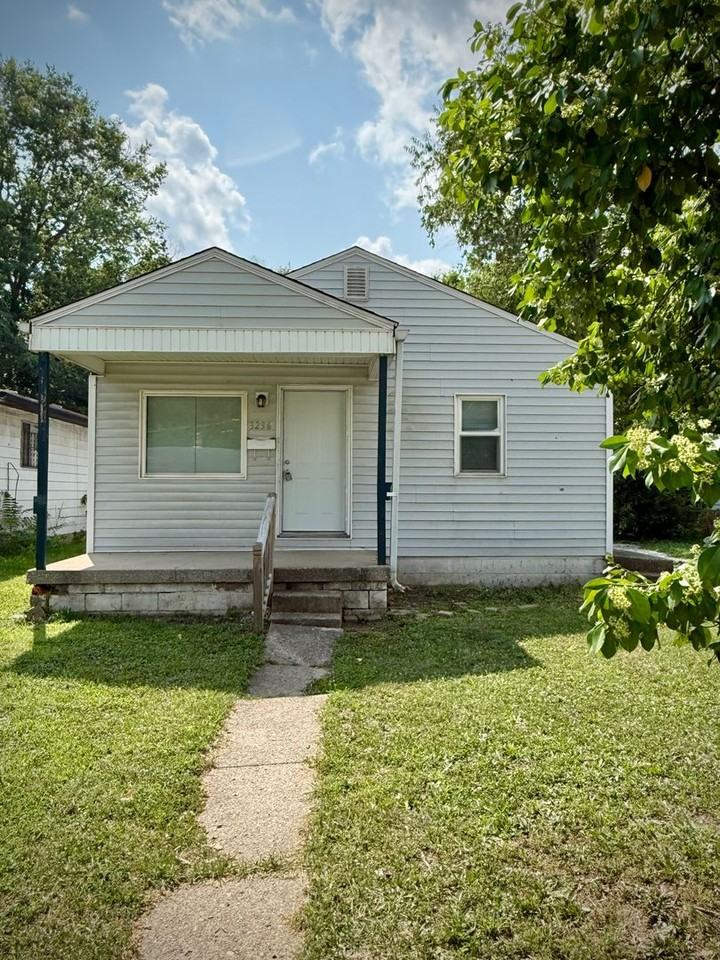 3236 Nicholas Ave - Photo 2 of 15