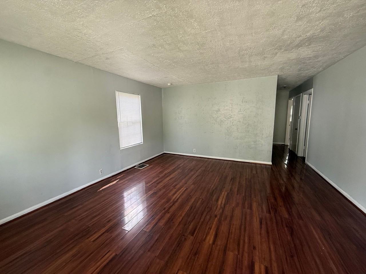 3236 Nicholas Ave - Photo 4 of 15