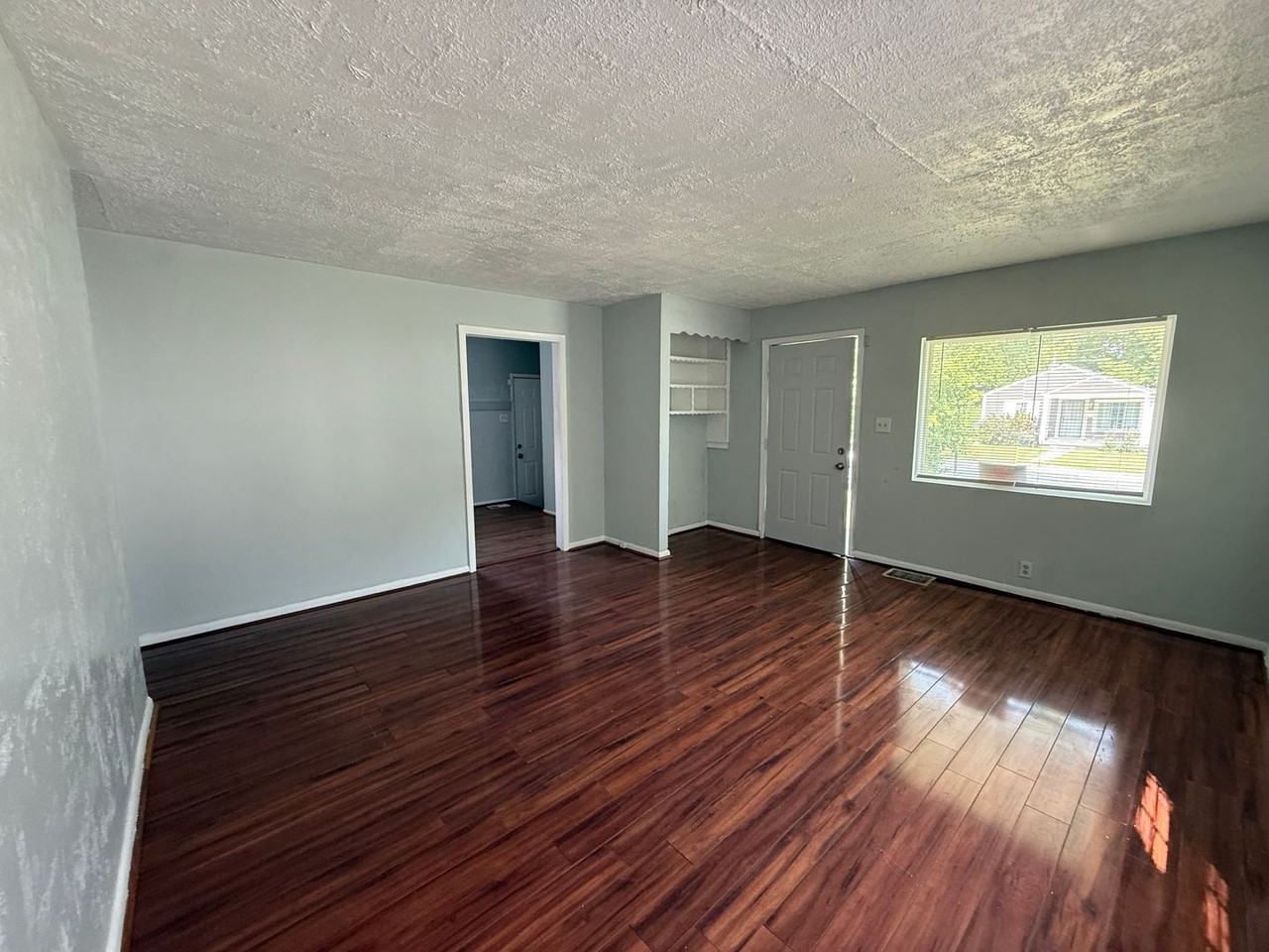 3236 Nicholas Ave - Photo 5 of 15