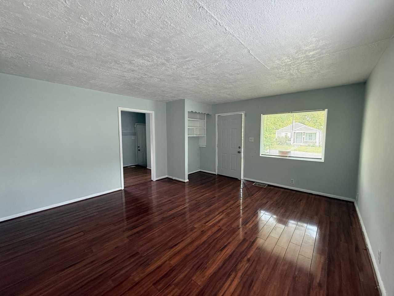 3236 Nicholas Ave - Photo 6 of 15
