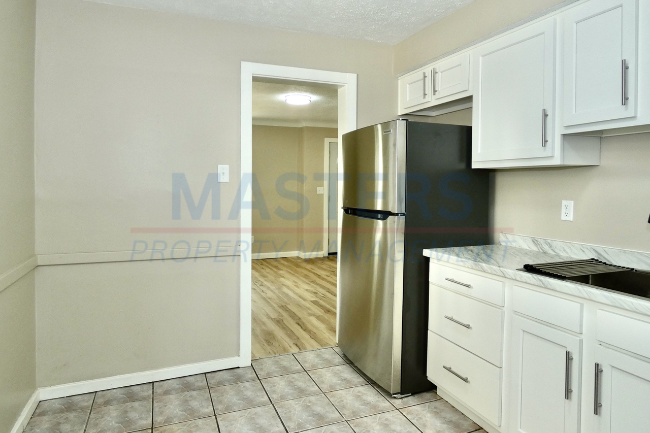 5133 Adella St - Photo 4 of 16