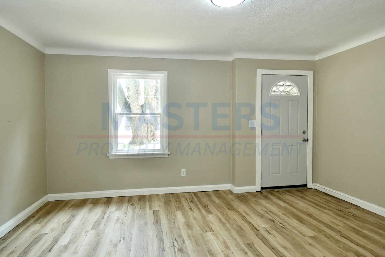 5133 Adella St - Photo 6 of 16