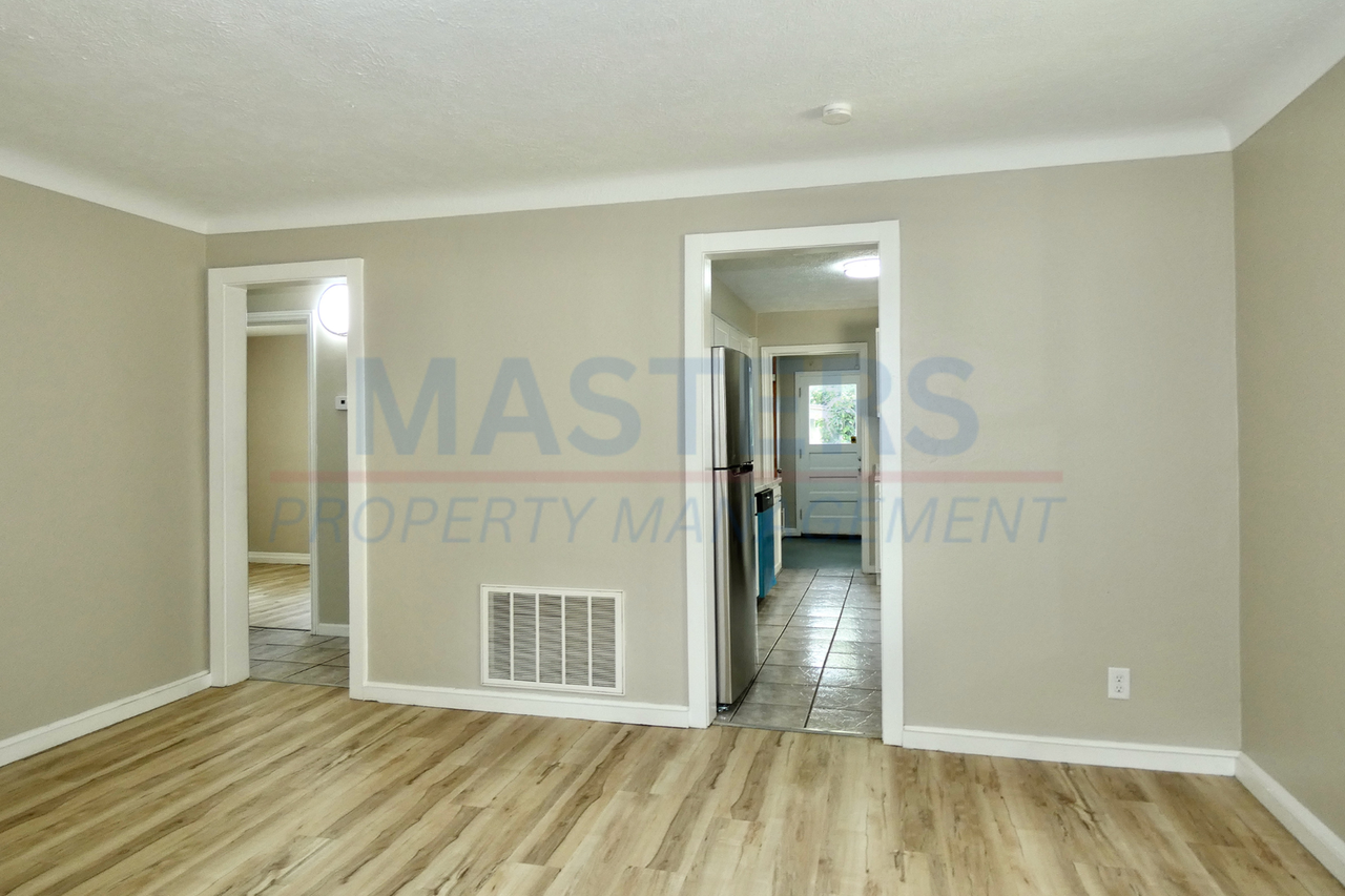 5133 Adella St - Photo 7 of 16