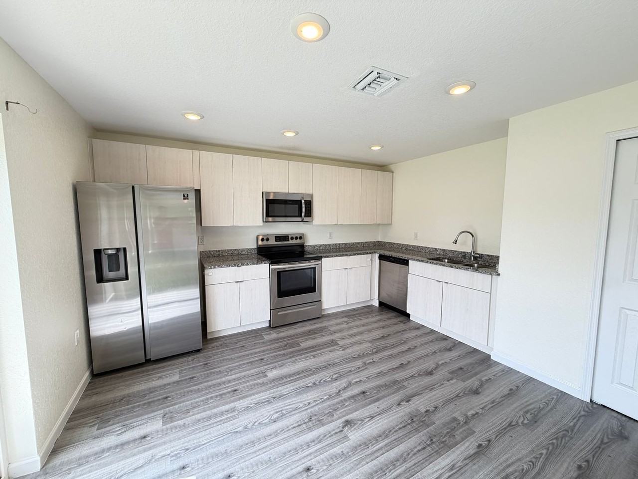 15619 Sw 23rd Court Rd - Photo 5 of 22