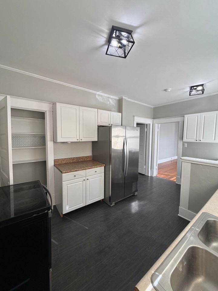 201 E 49th St Uppr - Photo 7 of 28