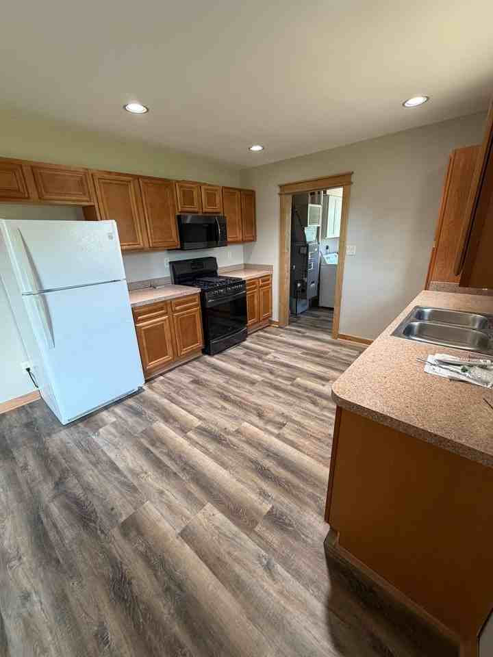 5428 Cumming Ave - Photo 4 of 20