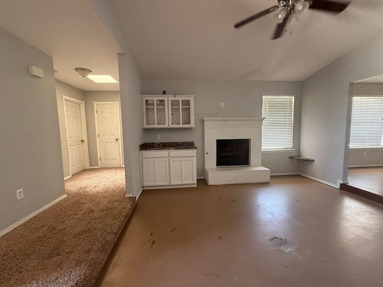 609 Montwood Dr - Photo 5 of 23