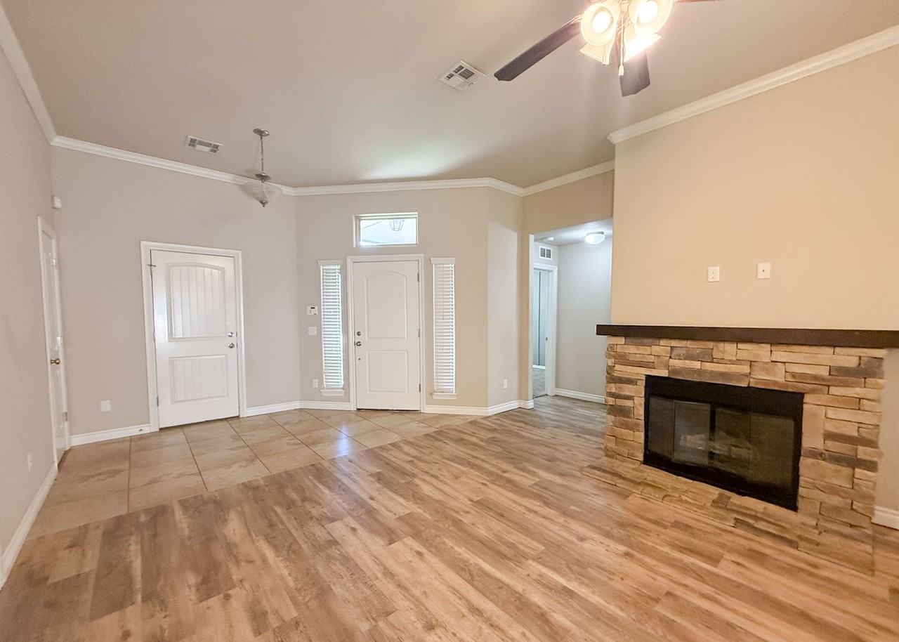 2413 Nw 195th St - Photo 5 of 22