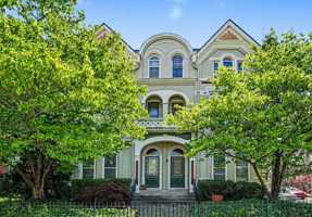 featured image of 1037 S 4th St