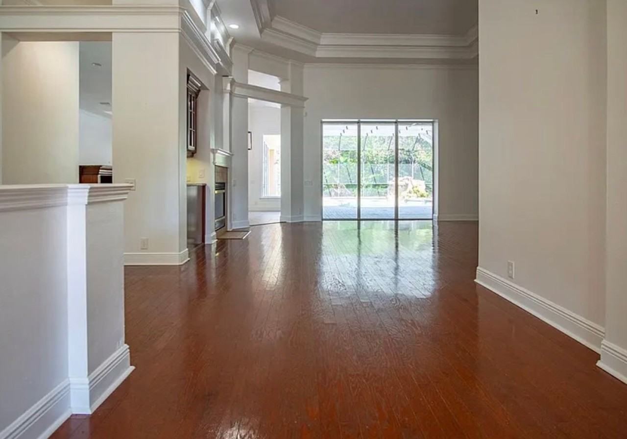 5038 Se 6th Ave - Photo 3 of 12