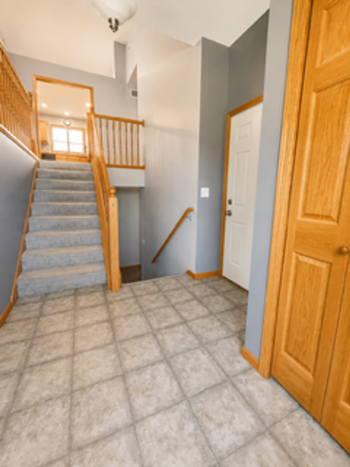 417 Woodhaven Ln - Photo 2 of 8