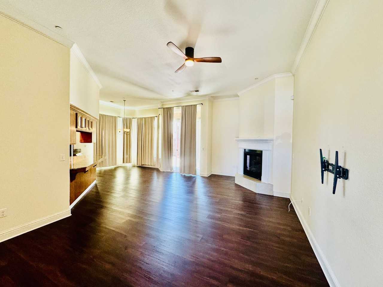 1525 Greenwich Dr - Photo 5 of 17
