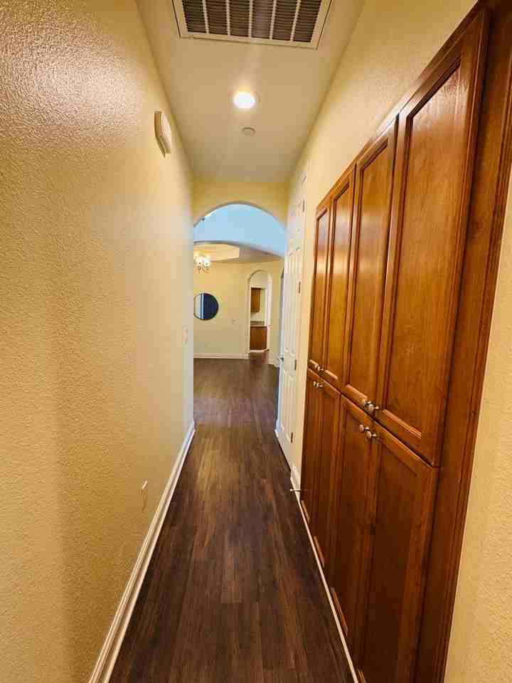 1525 Greenwich Dr - Photo 6 of 17