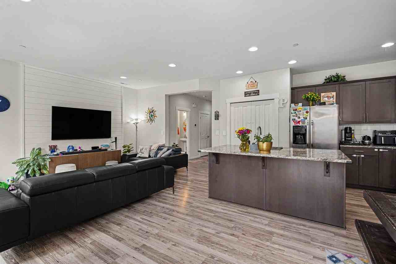 4926 130th Pl Se - Photo 4 of 15