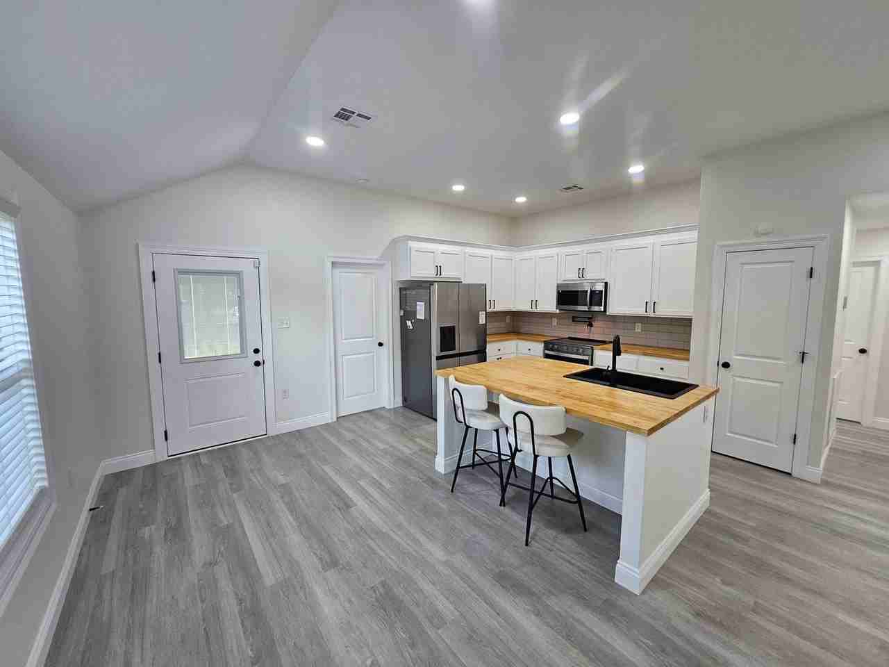1006 S 9th St - Photo 6 of 29